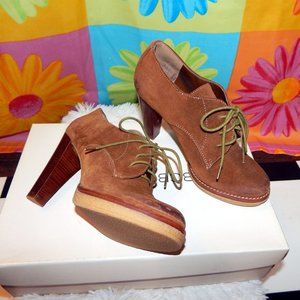 BCBGeneration Feth Tobacco Suede Oxford Heels, Size 6